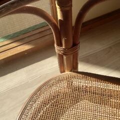 ラタンテーブルの画像