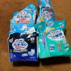 介護用　紙おむつ　紙パンツ(使用途中)の画像