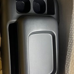 ハイエース、ダークプライムS、運転席シート、助手席シート、センターコンソール、フットシート前後3枚の画像