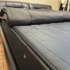 ダブルベッドの画像