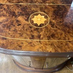 【イタリア家具🇮🇹】ショーケース✨曲げガラスの画像