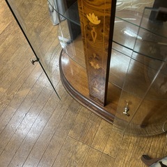 【イタリア家具🇮🇹】ショーケース✨曲げガラスの画像