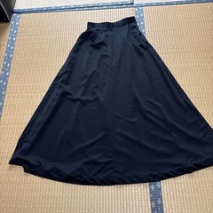 ブラックロングスカートの画像