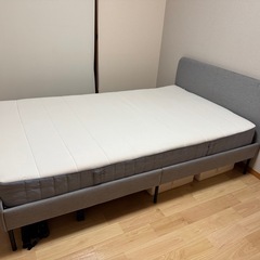 IKEA セミダブルベッドの画像