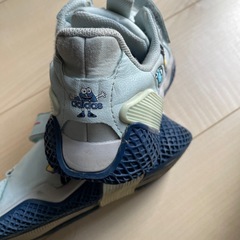 adidasの画像