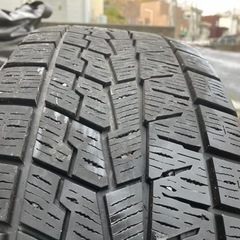 スタッドレスタイヤ　アイスガード7 215/60R16の画像