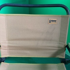 Alpine DESIGN チェアの画像
