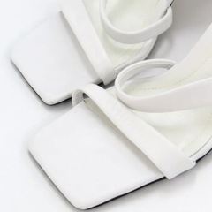 ZARA サンダルの画像