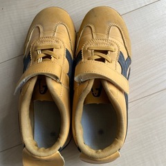 子供スニーカーの画像