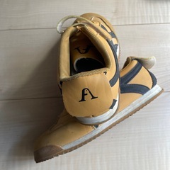 子供スニーカーの画像