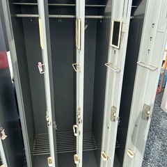 🔑【鍵付き】スチールロッカー 4人用 ×2台セット(バラ売り可) の画像