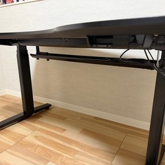 オカムラ ストライカー(STRIKER) スイフトデスク(Swift) 電動上下昇降ワークデスクの画像