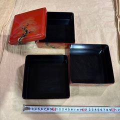 塗り三段重箱
の画像