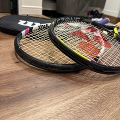 テニスラケット2個の画像