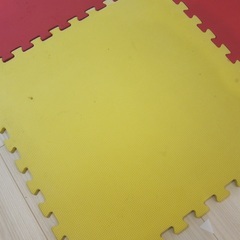 14ミリ厚のしっかりとしたジョイントマット　6枚並べたサイズは180センチ×120センチの画像