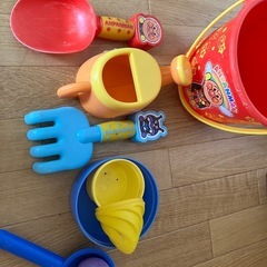 お話し中　子供　砂場遊び　アンパンマンの画像