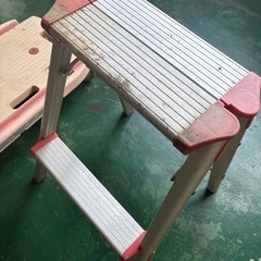 踏み台と台車の画像