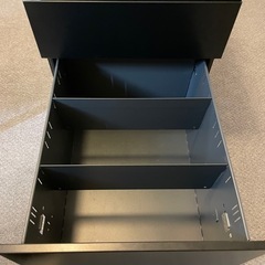 黒いキャビネット収納棚　美品の画像
