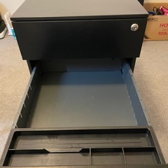 黒いキャビネット収納棚　美品の画像