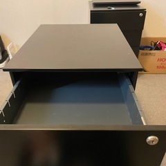 黒いキャビネット収納棚　美品の画像