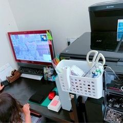 パソコンデスクの画像