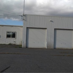 設備付き大型工場を賃貸！リフト2台／洗車機／コンテナあり・用途自由（剣淵町） ③ 広々625坪の敷地！リフト2基・洗車機完備の整備工場／倉庫・作業所として即使用可の画像