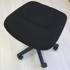 昇降機能+キャスター付き椅子の2脚セットの画像