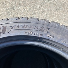 ⭐︎お値引き中【225/45R18】ミシュランスタッドレスタイヤの画像