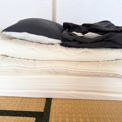 【格安】寝具セット(収納ケース付)の画像