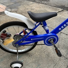 18インチ　補助輪付き自転車の画像