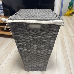 籐タイプ洗濯カゴの画像