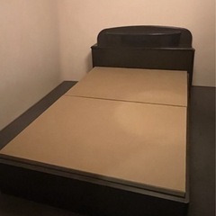 【11/22-29取引】セミダブルベッド（マットレス付）の画像