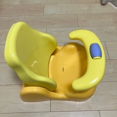 Aprica(アップリカ) バスチェアー 新生児から はじめてのお風呂から使えるバスチェア YE 91593 イエローの画像