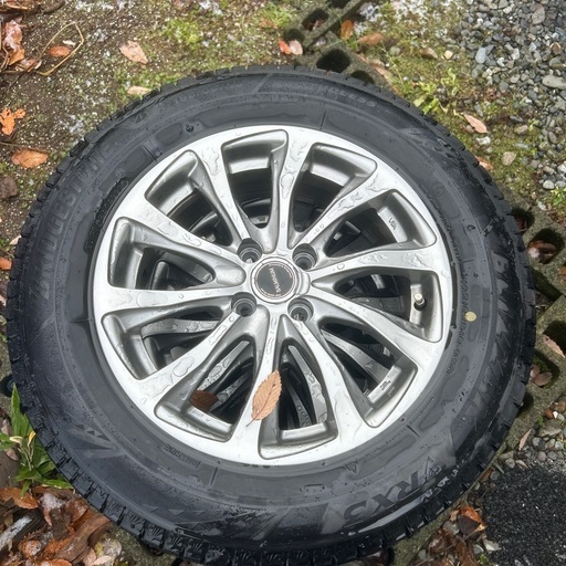 今日夕方までに引き取り出来る方のみVRX3 ホイール付き