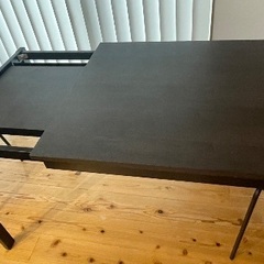 IKEAダイニングテーブル（椅子2脚付）の画像