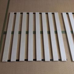 すのこベッドのすのこ部分　２枚の画像