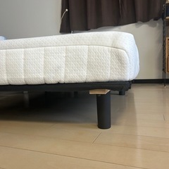 無料！シングルベッドマットレス＋フレーム2台差し出しさげますの画像