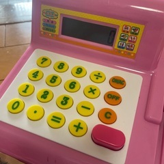 レジのおもちゃ、カギ、玩具のお金つきの画像
