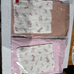 布地で出来た  よだれかけの画像