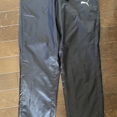 PUMAウインドブレーカー　上下セット　サイズLの画像