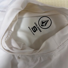 ボルコム　ラッシュガードの画像