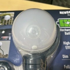 新品未開封　三脚付きセンサーライト　450ルーメン　電気　灯り　防犯の画像