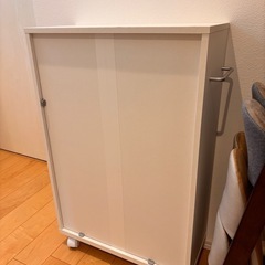 本　収納　押入れ　キャスターの画像