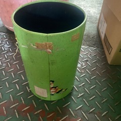 ゴミ箱の画像