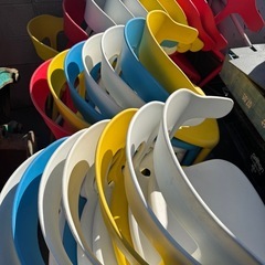 カラフル　椅子の画像