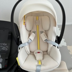 cybex cloud G i-size ベース+アダプターセット　チャイルドシートの画像