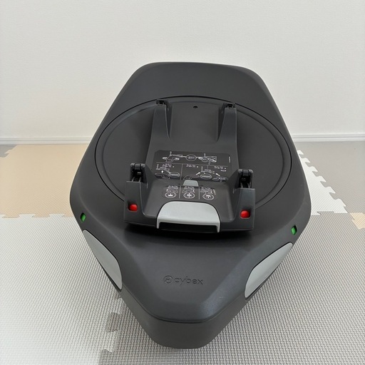 【決まりました】cybex cloud G i-size ベース+アダプターセット　チャイルドシート