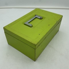 コクヨ 手さげ金庫 CB-Y4NLG（Y型 4号・ライトグリーン）の画像