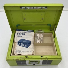 コクヨ 手さげ金庫 CB-Y4NLG（Y型 4号・ライトグリーン）の画像