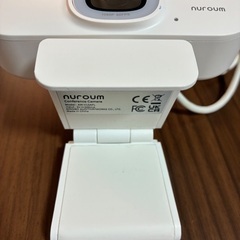 オートフォーカス機能を搭載したホワイトのウェブカメラ、スタンド式で使いやすい。  - ブランド: nuroum - 機能: オートフォーカス - 色: ホワイト - 取り付け方式: スタンド式  ご覧いただきありがとうございます。の画像